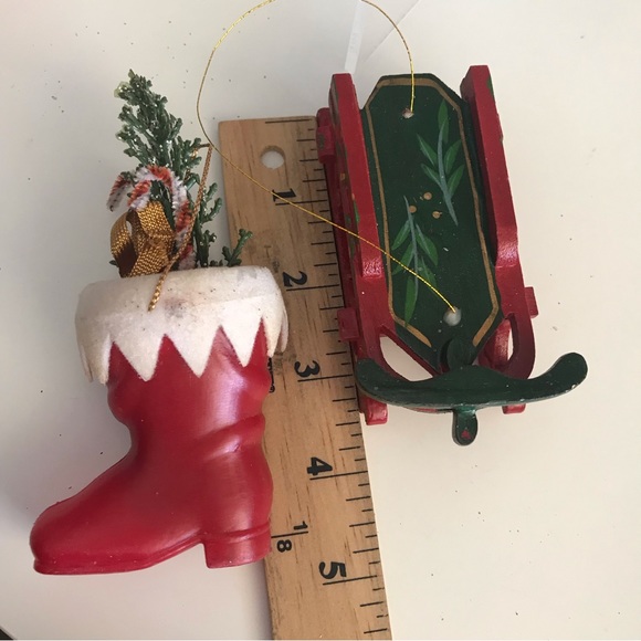 Lot of 7 Vintage Christmas Ornaments Made Of Wood, Metal, Plastic, Felt & Yarn - Picture 15 of 16